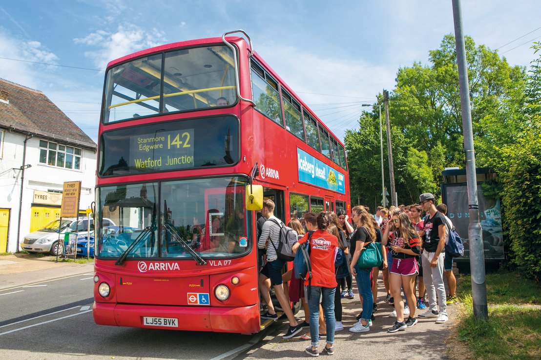 Der typisch britische rote Doppeldeckerbus