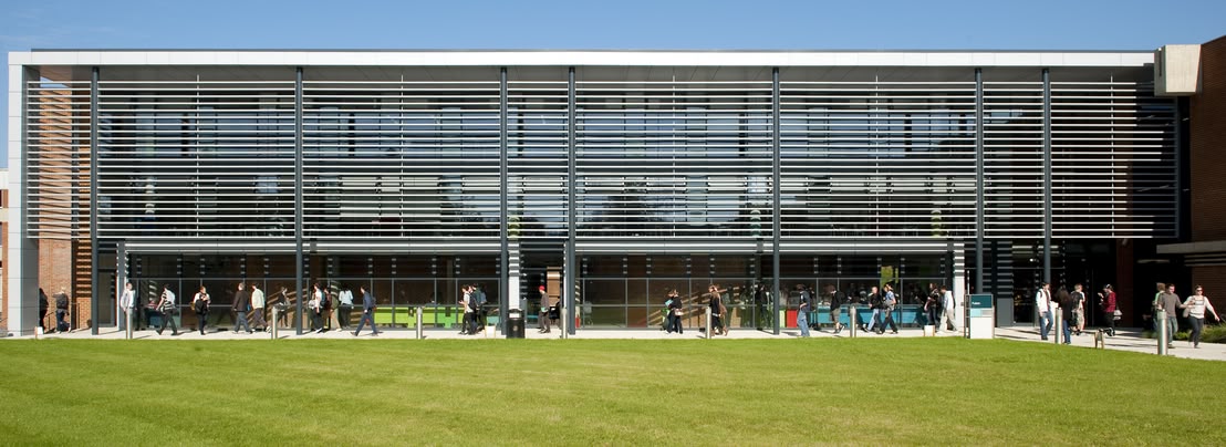 Sprachen und Kulturen entdecken Mit Sprachkenntissen in allen Sprachen der Welt kannst du auch im Ausland studieren. Wie wäre es mit der University of Sussex