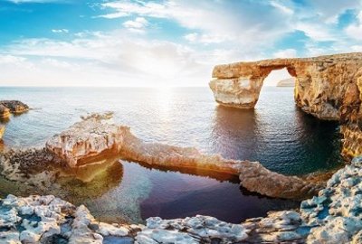 Malta stegt voller Nuturspektakel. Das zeigt auch das Bild, auf dem die imposante Küsten von Malta zu sehen ist.