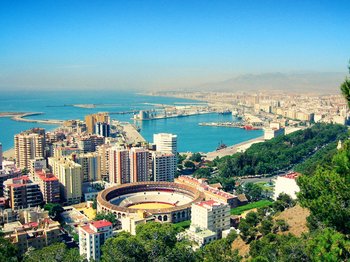 Málaga Überblick über Stadt und Hafen