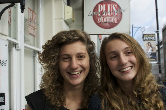 Ester und Rachele in Brighton Internationale Sprachschüler in Brighton