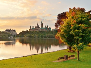 Ottawa City in der Herbstdämmerung
