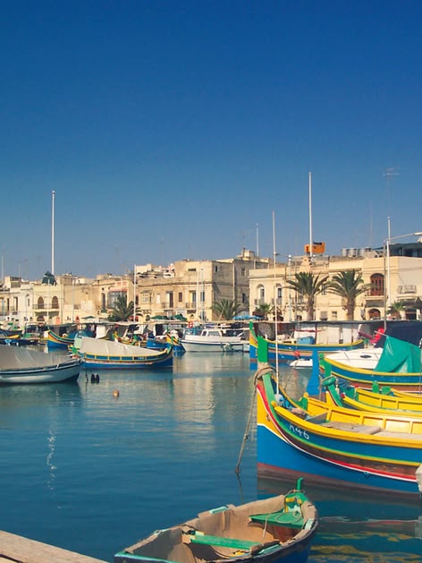 Zu sehen ist Valetta, die Hauptstadt von Malta. Dort gibt es einiges zu sehen.